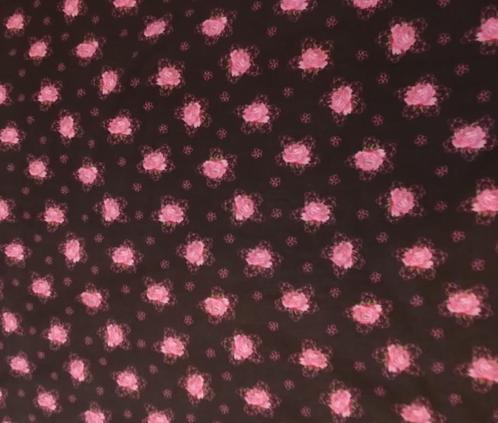 Jersey stof van Stenzo flowers roses., Hobby en Vrije tijd, Stoffen en Lappen, Nieuw, Katoen, 120 cm of meer, 200 cm of meer, Verzenden
