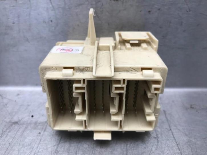 ZEKERINGKAST Lexus RX (L2) (01-1997/10-2015), Auto-onderdelen, Elektronica en Kabels, Lexus, Gebruikt