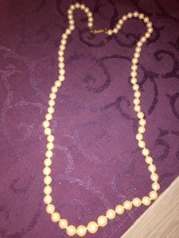 2  Mooie  zoetwaterparels, Handtassen en Accessoires, Kettingen, Ophalen of Verzenden