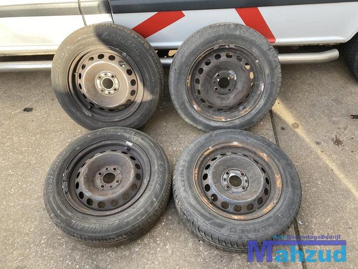 Fiat punto banden en stalen velgen set 4x98 14 inc, Auto-onderdelen, Overige Auto-onderdelen, Fiat, Gebruikt, Ophalen