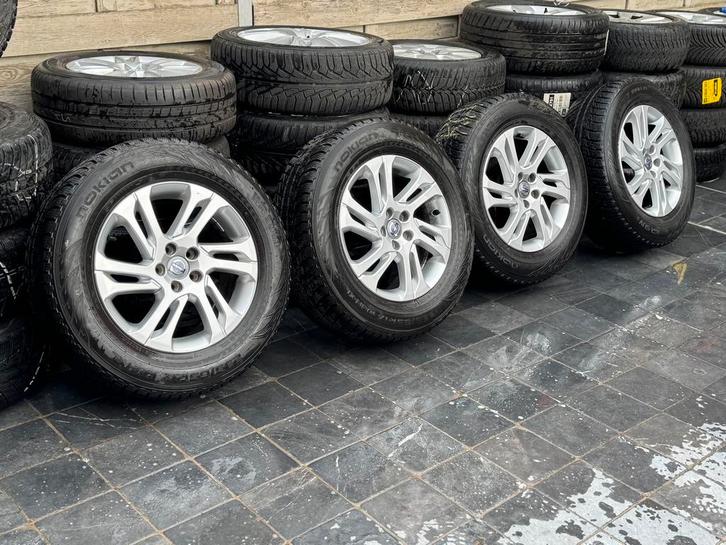 Volvo Velgen met banden 17inch, Auto-onderdelen, Banden en Velgen, Band(en), Ophalen