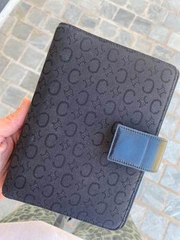 Céline agenda  beschikbaar voor biedingen