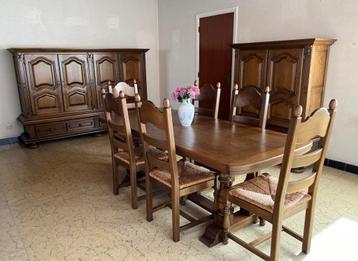 Massief houten eetkamer meubelen beschikbaar voor biedingen