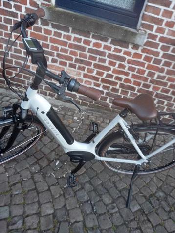 Gazelle Grenoble C7+ HMB Glossy Iced White beschikbaar voor biedingen