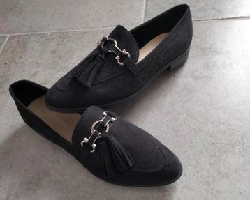 NOUVELLE  Paire de chaussures noire Dame  Pointure : 39, Neuf, Enlèvement ou Envoi, Chaussures basses, Noir
