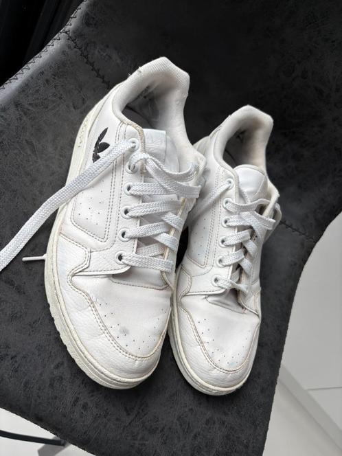 adidas 45 1/3, Kleding | Heren, Schoenen, Gedragen, Sneakers, Wit, Ophalen of Verzenden
