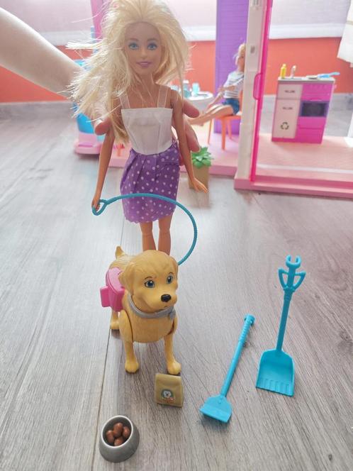 Barbie walk and potty pup, Kinderen en Baby's, Speelgoed | Poppen, Zo goed als nieuw, Barbie, Ophalen of Verzenden