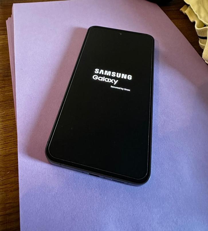 Samsung Galaxy S24 FE, Telecommunicatie, Mobiele telefoons | Samsung, Nieuw, Galaxy S24, 128 GB, Touchscreen, Android OS, Zwart