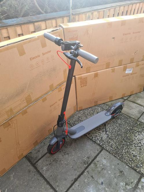 Electric scooter, Fietsen en Brommers, Steps, Nieuw, Elektrische step (E-scooter), Ophalen of Verzenden