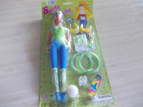 Pop Sporty Jennifer en Pop Porcelein. NIEUW., Kinderen en Baby's, Speelgoed | Poppen, Overige typen, Ophalen of Verzenden