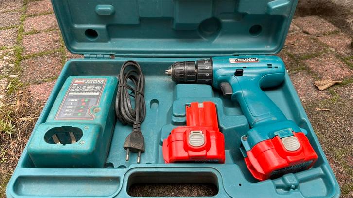 MAKITA 6226D schroefboormachine, Doe-het-zelf en Bouw, Gereedschap | Boormachines, Zo goed als nieuw, Boor- en Schroefmachine