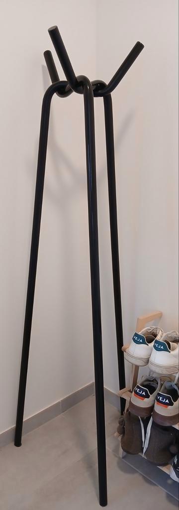 HAY Knit - kapstok zwart, Huis en Inrichting, Woonaccessoires | Kapstokken, Zo goed als nieuw, Staande kapstok, 150 tot 200 cm