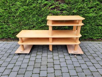 T.V. meubel beschikbaar voor biedingen