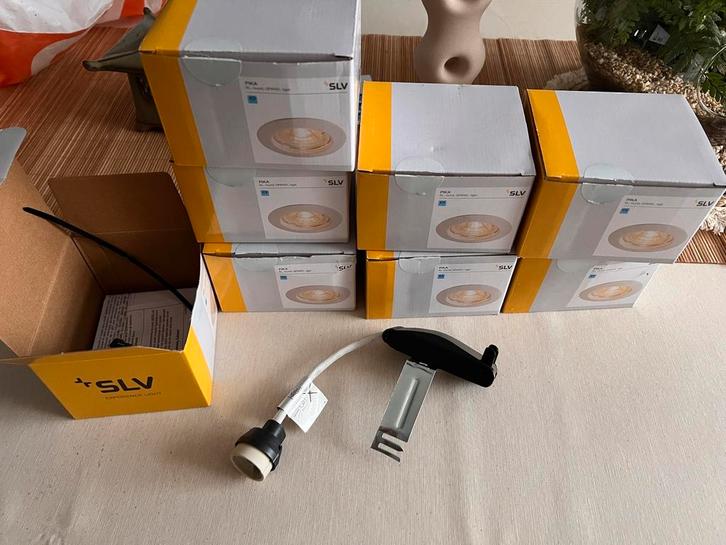 GU10 fitting met klembeugel, Huis en Inrichting, Lampen | Spots, Zo goed als nieuw, Plafondspot of Wandspot, Metaal of Aluminium