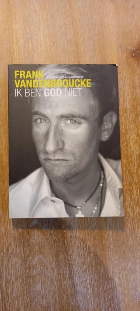 Boek : Ik ben God niet - Frank Vandenbroucke, Livres, Livres de sport, Comme neuf, Enlèvement ou Envoi