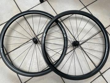 Carbon wielset Dt Swiss PRC 1400 spline incl remblokken  beschikbaar voor biedingen
