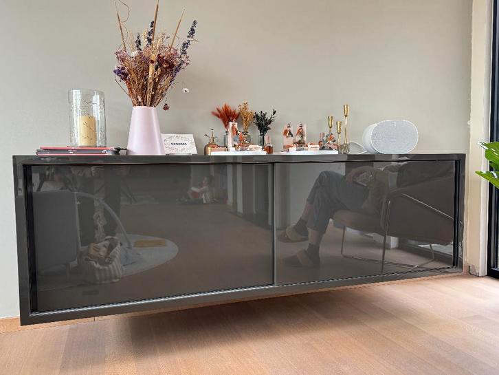 Design buffetkast massief met gelakte afwerking grijs, Maison & Meubles, Armoires | Buffets, Utilisé, Moins de 100 cm, 150 à 200 cm