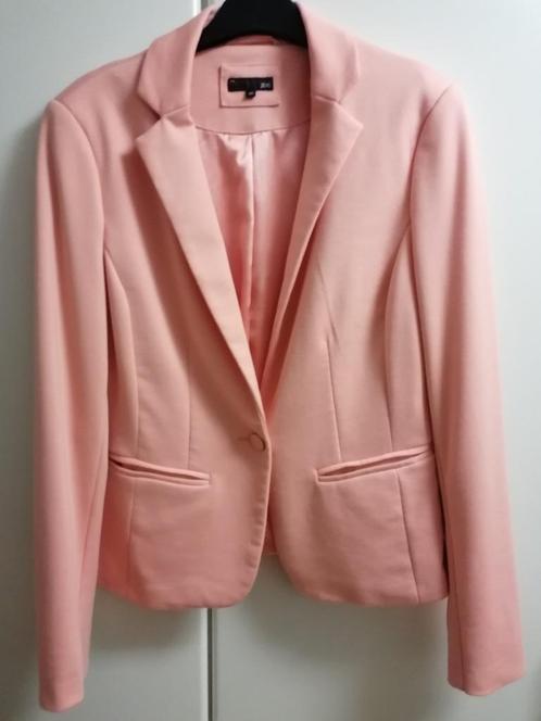 Zalmroze getailleerde blazer, maat 42, Kleding | Dames, Jasjes, Kostuums en Pakken, Zo goed als nieuw, Maat 42/44 (L), Ophalen of Verzenden