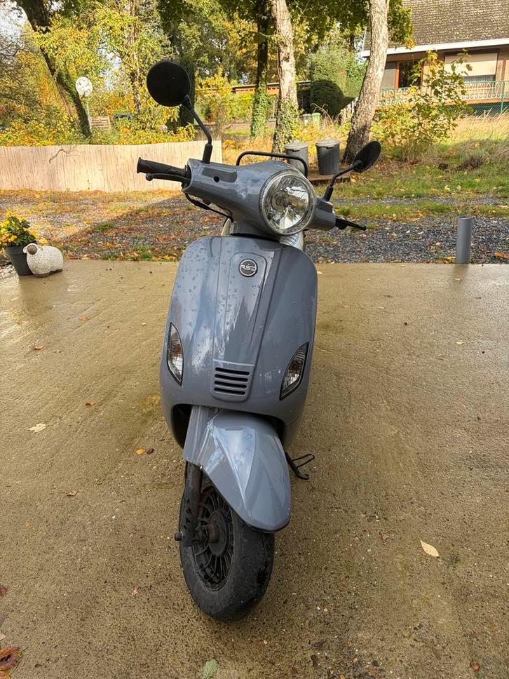 Gts Toscana Classe A en parfait état 7600 KM, Vélos & Vélomoteurs, Pièces de cyclomoteur | Scooters, Utilisé, Autres marques, Enlèvement