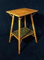 Engelse Victoriaanse tafel van bamboe en rotan met decoupage, Ophalen