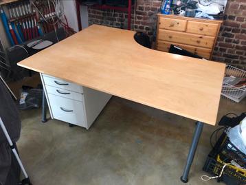 Ikea desk galant - bureau beschikbaar voor biedingen