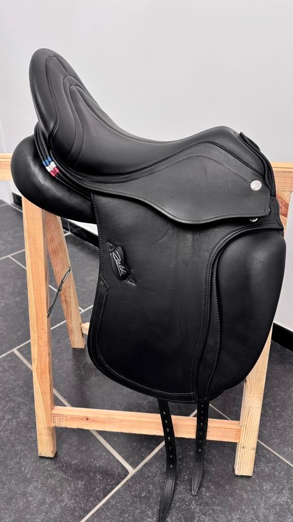 Selle de dressage Zaldi Biarritz Change – 17’’, Dieren en Toebehoren, Paarden en Pony's | Zadels, Zo goed als nieuw, Dressuur