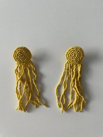 Gele oorringen, in perfecte staat!  beschikbaar voor biedingen