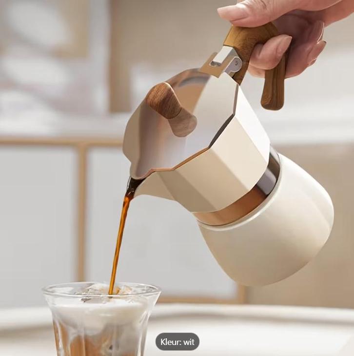 Machine à expresso italienne Moka 3 tasses, Electroménager, Cafetières, Comme neuf, Café moulu, Machine à espresso, 2 à 4 tasses