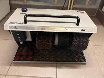 Schoenenpoets machine beschikbaar voor biedingen
