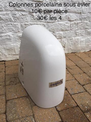 Colonnes sous évier en porcelaine blanche  beschikbaar voor biedingen