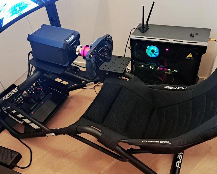 Scène fanatique de simulateur de course, Informatique & Logiciels, Ordinateurs & Logiciels Autre, Comme neuf, Enlèvement