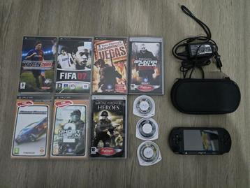 PSP Street + chargeur + étui + 10 jeux beschikbaar voor biedingen