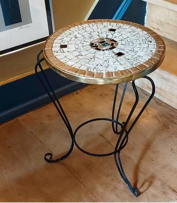 table en mosaïque des années 1960