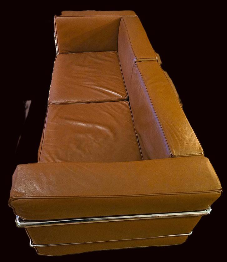 Replica CORBUSIER LC2-tweezitsbank cognac, Huis en Inrichting, Fauteuils, Gebruikt, Ophalen