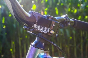 Vtt dirt (cube flying circus) beschikbaar voor biedingen