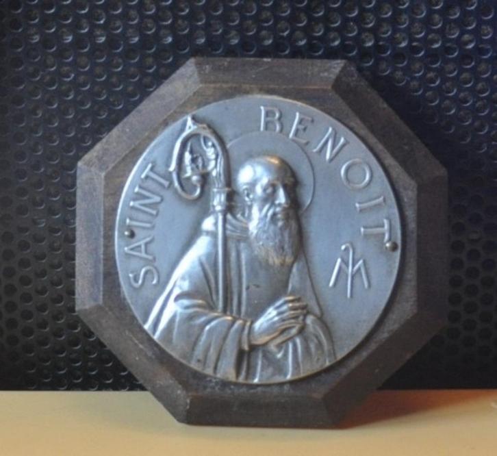 deco mural réalisation sur bois saint benoit métal, Antiek en Kunst, Antiek | Religieuze voorwerpen, Ophalen of Verzenden