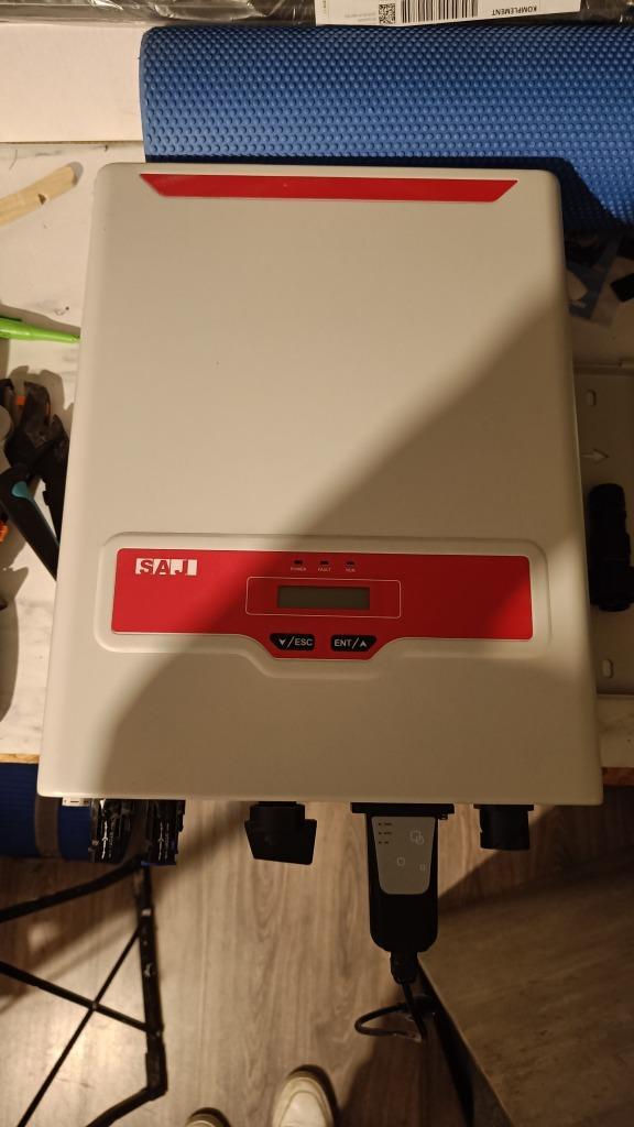 PV omvormer SAJ 3kVA, Doe-het-zelf en Bouw, Zonnepanelen en Toebehoren, Ophalen