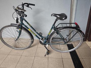 Damesfiets MINERVA met 3 versnellingen. Ideaal als kotfiets. beschikbaar voor biedingen