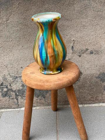 Vintage hout krukje beschikbaar voor biedingen