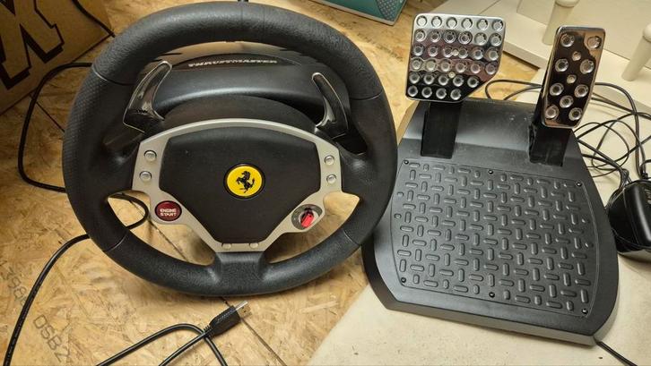Thrustmaster F430 FFB stuurwiel, Games en Spelcomputers, Spelcomputers | Sony Consoles | Accessoires, Zo goed als nieuw, PlayStation 3