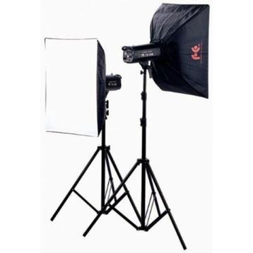 FALCON EYES TFK-2300A STUDIO FLITSSET beschikbaar voor biedingen