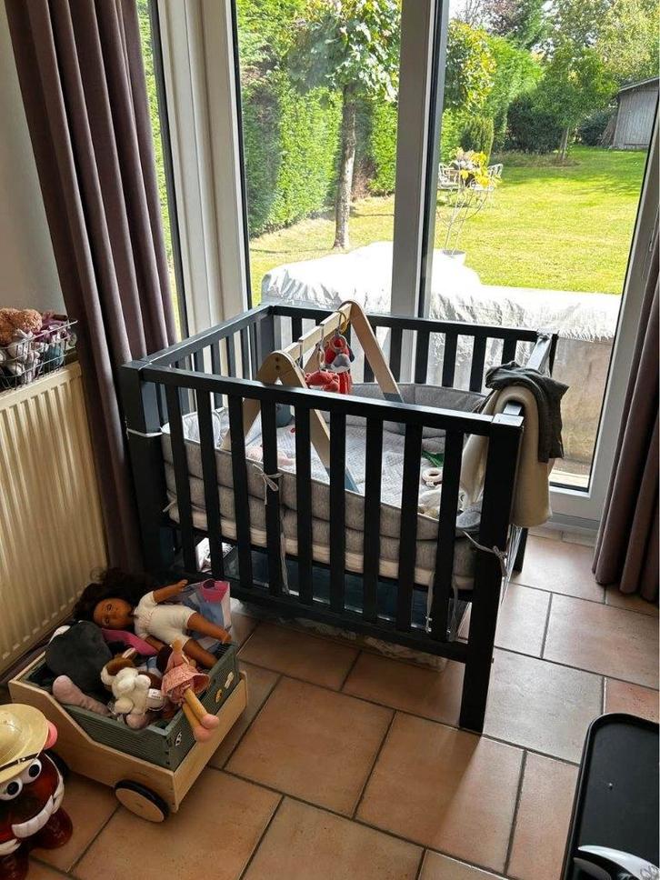 Box + matras, matrasbeschermer en bedbumpers, Kinderen en Baby's, Babyparken, Gebruikt, Rechthoekig, In hoogte verstelbaar, Boxkleed