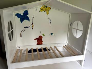 Kinderbed te koop – zonder matras beschikbaar voor biedingen