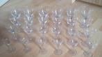 zeer oud 24 delig glazenservies, Huis en Inrichting, Keuken | Servies, Ophalen, Zo goed als nieuw, Glas of Glazen