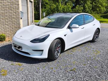 Tesla Model 3 blanche + Options (12/2021)
