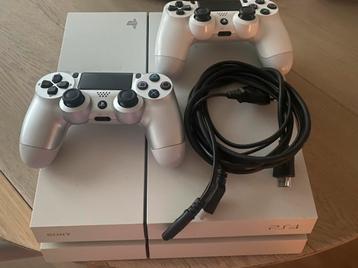 PS4 met 2 controllers beschikbaar voor biedingen