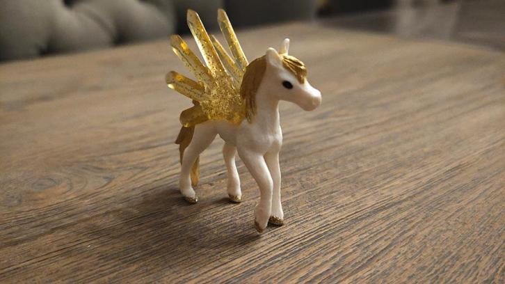 Schleich Solia 292345 Pegasus magazine (productfout) fantasy, Verzamelen, Poppetjes en Figuurtjes, Zo goed als nieuw, Ophalen of Verzenden