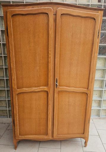 Vintage kast beschikbaar voor biedingen