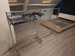 kledingrek op wieltjes(x2) + set kledinghangers, Ophalen, Met wielen, Gebruikt