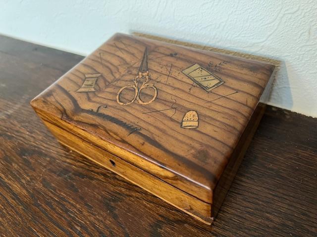 Antiek ingelegd houten naaidoosje, Antiek en Kunst, Curiosa en Brocante, Ophalen